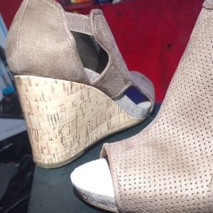 Life's stride, new balance wedge Heels